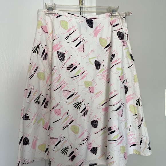 NEW- Never Worn White A  Midline Skirt - Picture 2 of 3